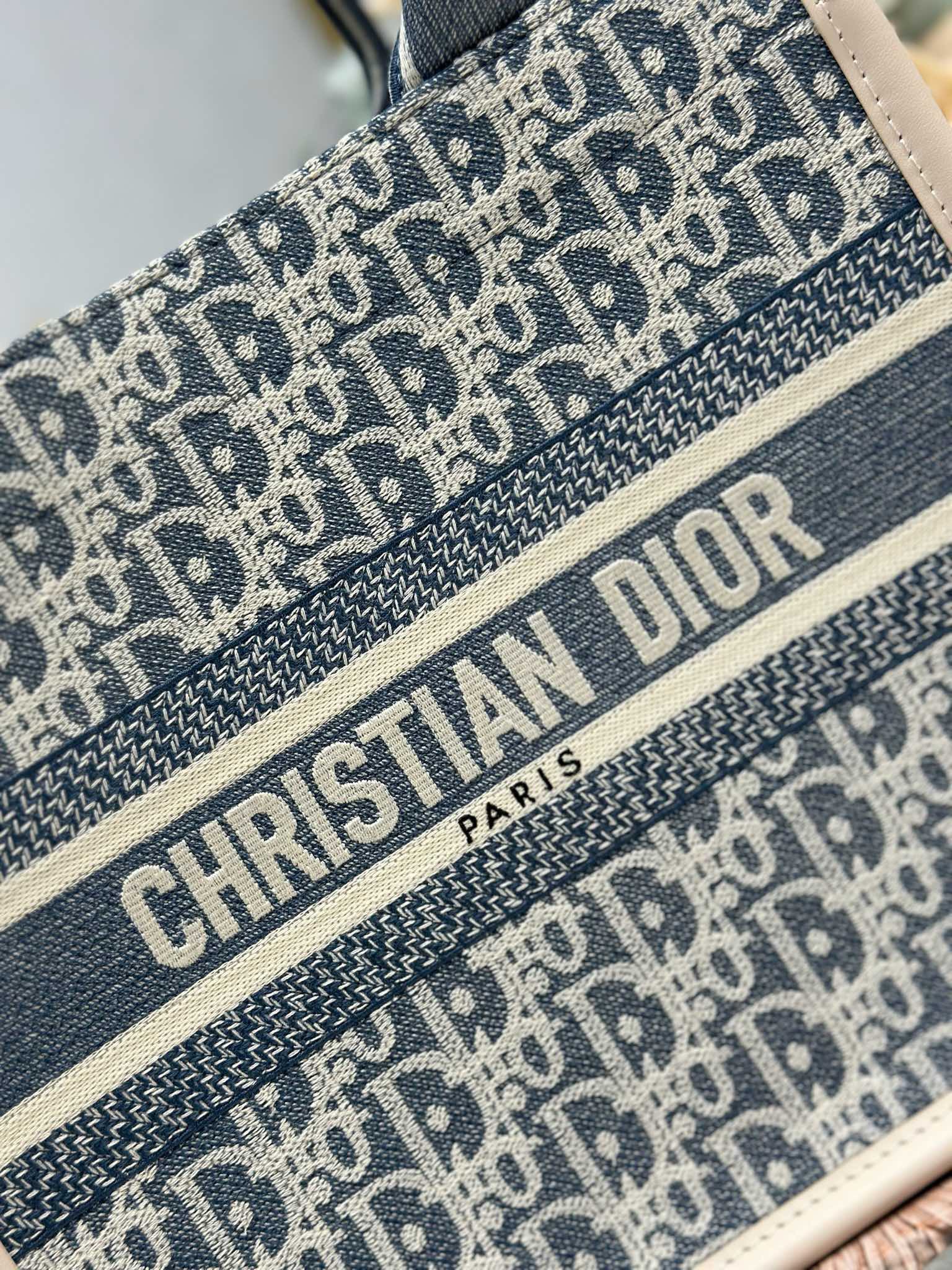 DIOR Book tote (26.5 x 22 x 14)