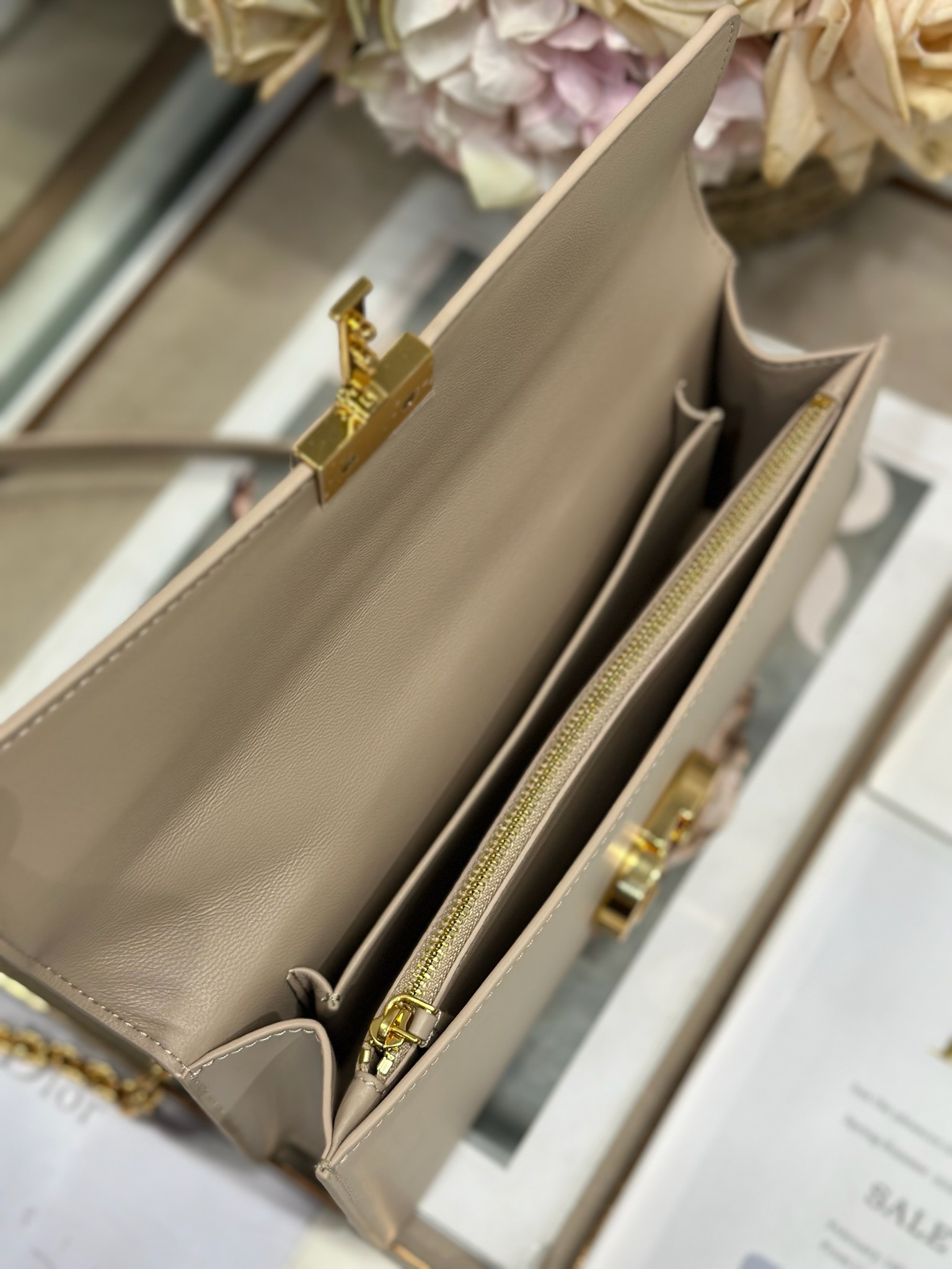 DIOR 30 Montaigne Top Handle